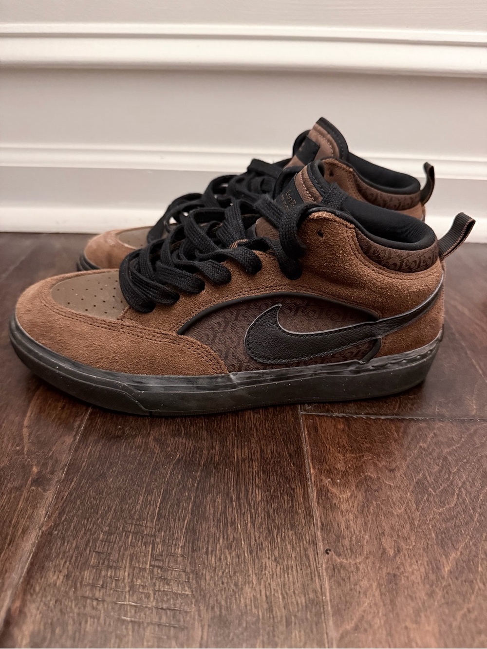 Nike SB Leo Baker Brown Black Skate Shoes Sneakers DX4361-200 Men’s Size 8.5
